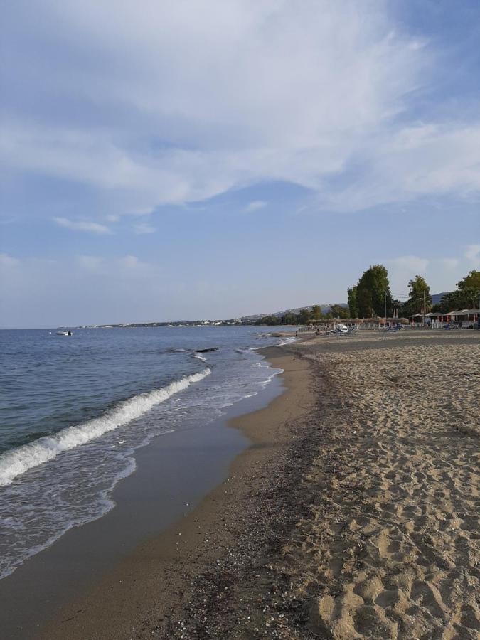Cozy Flat In Nea Makri Lejlighed Eksteriør billede