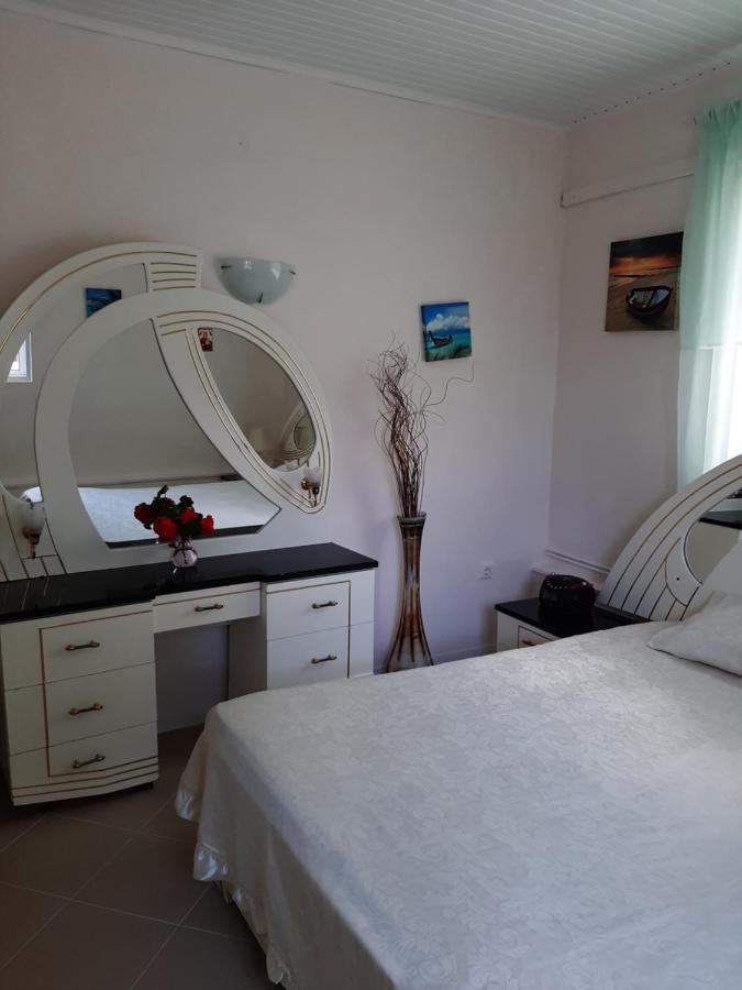 Cozy Flat In Nea Makri Lejlighed Eksteriør billede